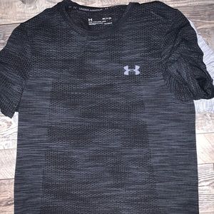 Black under armour  heatgear fitted shirt black